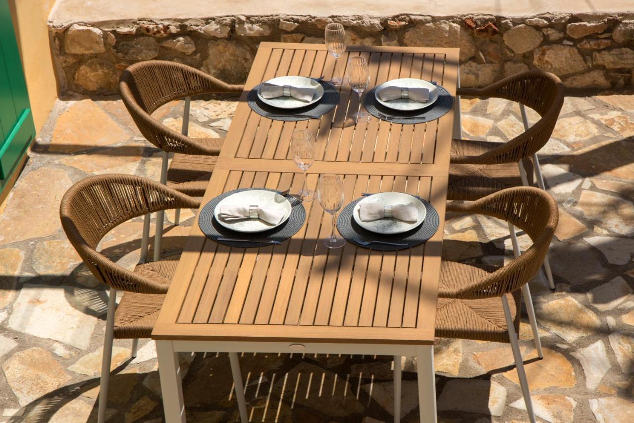 Poseidon Hotel Megisti Exterior photo